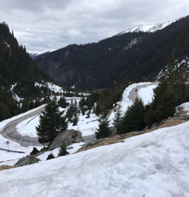 Spring melts the snow on Transfagarasan